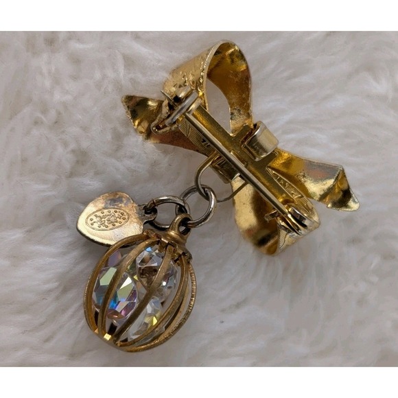 Vintage Gold Tone‎ Bow Brooch Caged AB Crystal Charm Heart Dangle 1960s Jewelry - Picture 3 of 5
